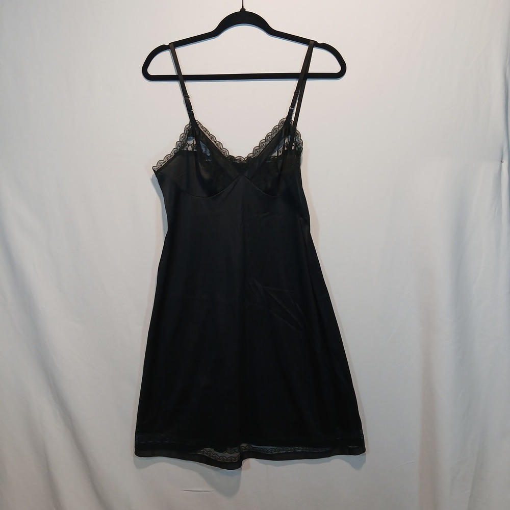 VTG Vanity Fair sz 36 slip gothic whimsygoth classic chic dark feminine coquette